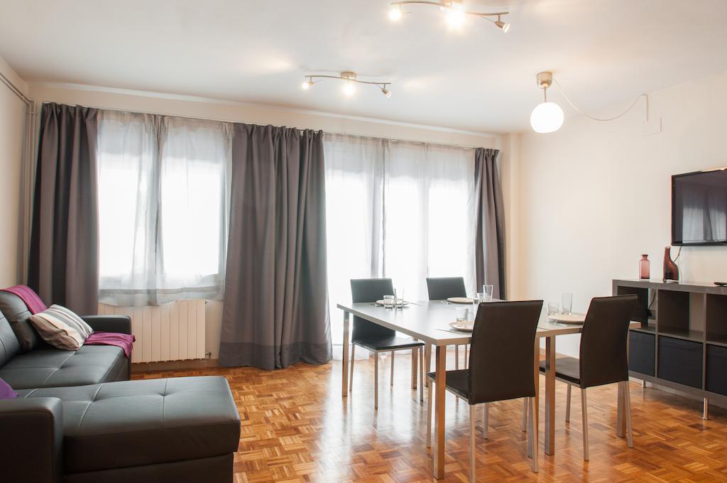 Autentic Arc De Triomf Apartment Barcelona Room photo